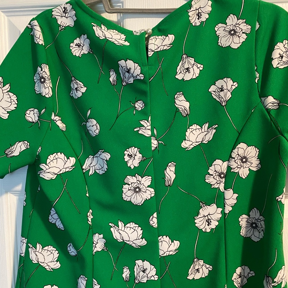 NWOT Cato Contour Fit Green Floral Blouse - Picture 2 of 4